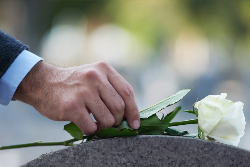 Can You Be Buried Without a Casket? The Main Aspects to Consider