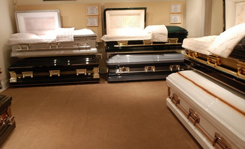 Half-couch Vs. Full-Couch Caskets & Everything You Want to Know about Open-Casket Funerals